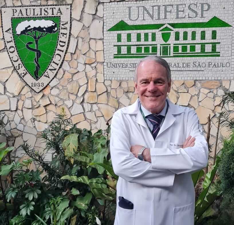 Prof. Dr. Eduardo Barros Puertas