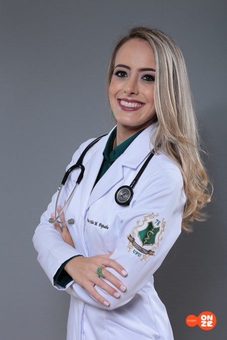 Dra. Ana Júlia Pajuaba